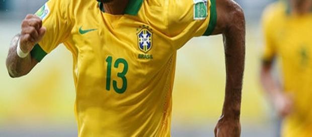 O zagueiro tem potencial para seleção brasileira. O zagueiro tem potencial para seleção brasileira.