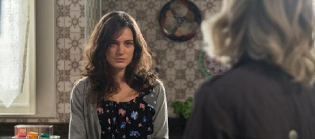 Clara descobre que Duda é sua mãe em 'O Outro Lado' Clara descobre que Duda é sua mãe em 'O Outro Lado'
