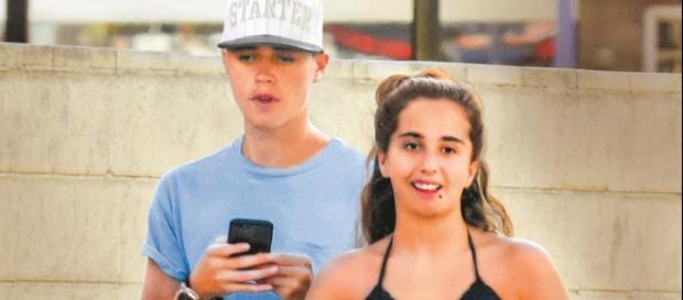Daniel Wozza pasea junto a Andrea Janeiro Daniel Wozza pasea junto a Andrea Janeiro