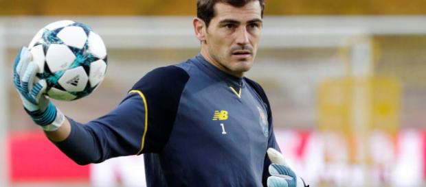 Deportivo en espera, esperando la decisión de Kiko Casilla Deportivo en espera, esperando la decisión de Kiko Casilla