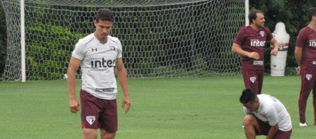 Hernanes quer ficar no São Paulo Hernanes quer ficar no São Paulo