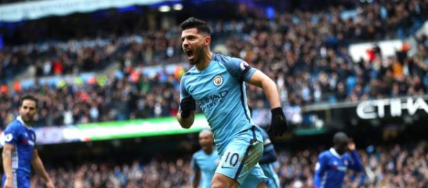 Kun Agüero después de marcar un gol Kun Agüero después de marcar un gol