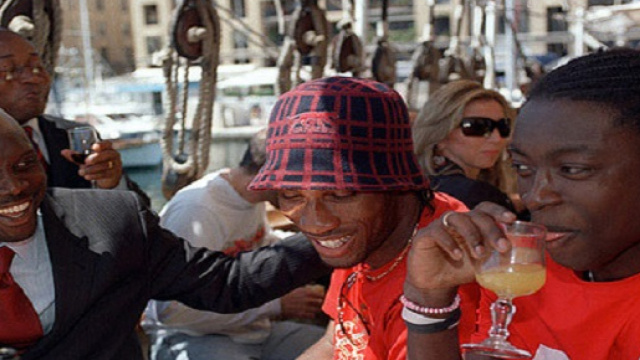 Weah encourage Didier Drogba &agrave; emprunter le m&ecirc;me chemin que lui