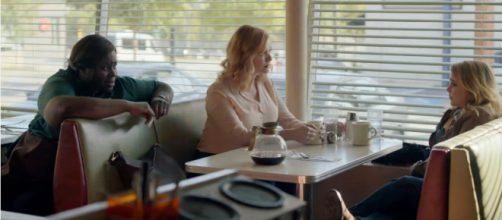 'Good Girls' stars Whitman, Retta & Hendricks in a scene from the upcoming drama.- [Photo via 'Good Girls' official YouTube page].