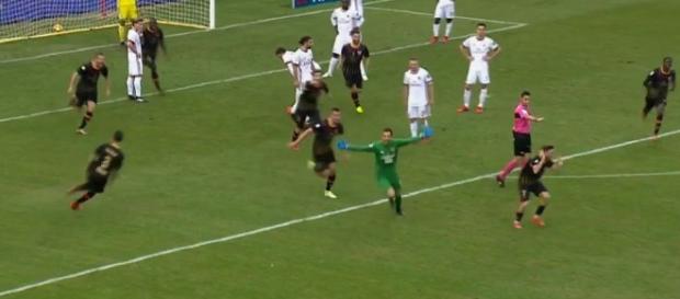 Alberto Brignoli a offert la victoire aux siens dans le temps additionnel (Capture beIN SPORTS) Alberto Brignoli a offert la victoire aux siens dans le temps additionnel (Capture beIN SPORTS)