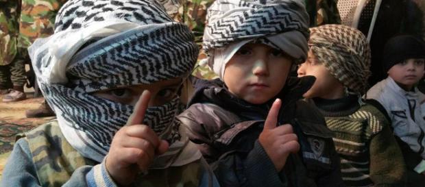 ISIS wzywa do odwetu na dzieciach w Ameryce, Europie i Australii zagrożone (fot. scrn TT, Wojciech Szewko) ISIS wzywa do odwetu na dzieciach w Ameryce, Europie i Australii zagrożone (fot. scrn TT, Wojciech Szewko)