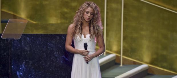 Shakira durante apresentação na ONU em 2015 Shakira durante apresentação na ONU em 2015