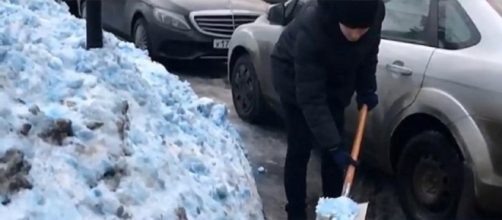 Mystery as bizarre blue snow covers St Petersburg -- News Now/YouTube Cap