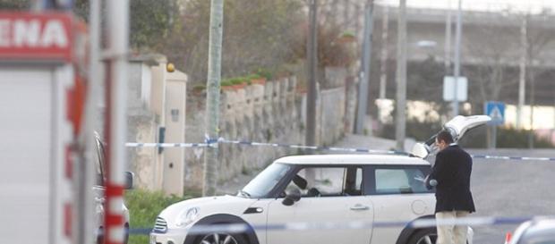O Mini branco usado pelos assaltantes no assalto e na perseguição policial O Mini branco usado pelos assaltantes no assalto e na perseguição policial