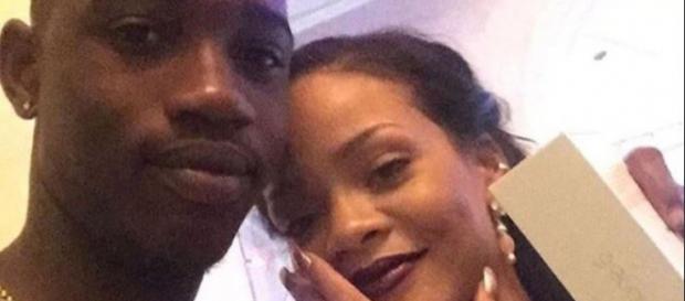 Rihanna com seu primo, assassinado após o Natal. (Foto Reprodução). Rihanna com seu primo, assassinado após o Natal. (Foto Reprodução).