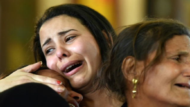 La sofferenza negli occhi dei familiari delle vittime.