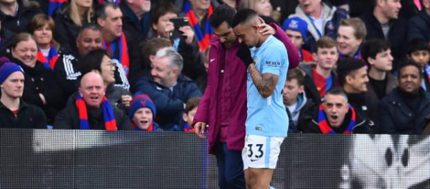 Contusão de Gabriel Jesus preocupa Contusão de Gabriel Jesus preocupa