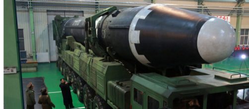 L'ultimo missile testato dal regime nordcoreano è in grado di colpire qualunque punto sul territorio americano? I pareri sono contrastanti