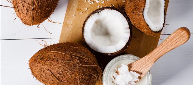 15 façons d'ajouter de l'huile de coco à votre trousse beauté - SSQ - ssq.ca 15 façons d'ajouter de l'huile de coco à votre trousse beauté - SSQ - ssq.ca