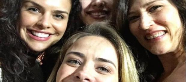 Atrizes da novela Apocalipse em foto dos bastidores Atrizes da novela Apocalipse em foto dos bastidores