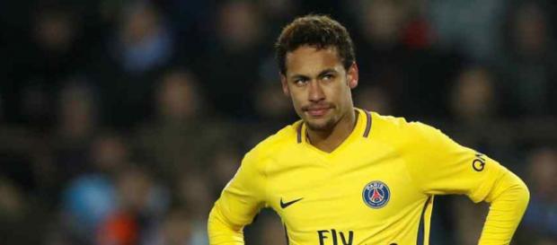 Neymar mantém vários amigos em Barcelona Neymar mantém vários amigos em Barcelona