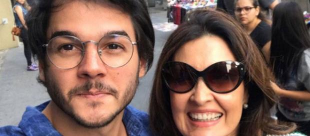 O casal já assumiu o relacionamento O casal já assumiu o relacionamento