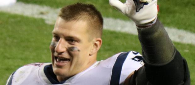 Rob Gronkowksi lays dirty hit on Tre'Davious White (Image Credit: Jeffrey Beall/Wikimedia Commons) Rob Gronkowksi lays dirty hit on Tre'Davious White (Image Credit: Jeffrey Beall/Wikimedia Commons)