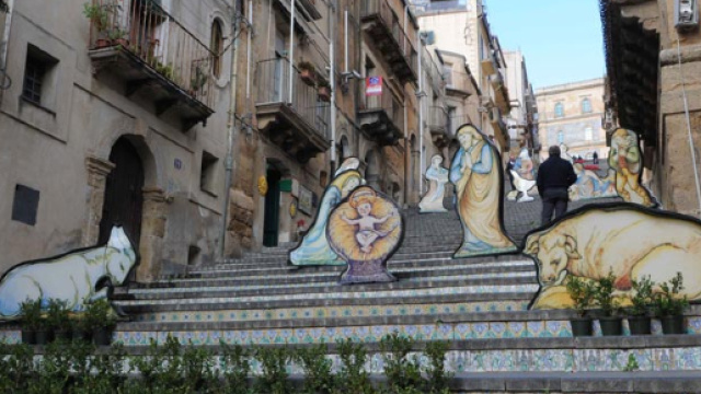 Scalinata di Caltagirone: la città dei presepi