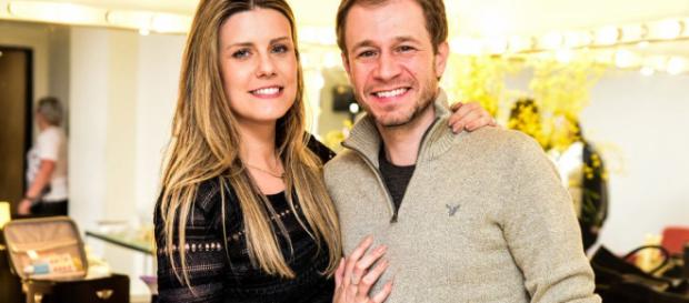 Daiana esposa de Leifert reclamou da falta de tempo para a intimidade do casal Daiana esposa de Leifert reclamou da falta de tempo para a intimidade do casal