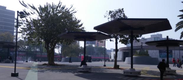 El diseño inteligente del suelo para la discapacidad y palapas con conexión a la luz. El diseño inteligente del suelo para la discapacidad y palapas con conexión a la luz.