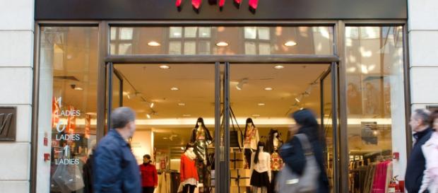 Power Plant Burns H&M Clothes Instead of Coal | HYPEBEAST - hypebeast.com Power Plant Burns H&M Clothes Instead of Coal | HYPEBEAST - hypebeast.com
