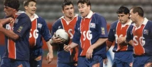 PSG players having a dispute in the historic opening game against Sheffield. Image Source: www.loverugbyleague.com PSG players having a dispute in the historic opening game against Sheffield. Image Source: www.loverugbyleague.com