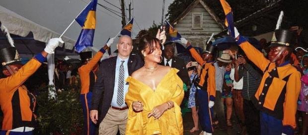 Rihanna em sua terra natal , cantora comemora em Barbados Rihanna em sua terra natal , cantora comemora em Barbados