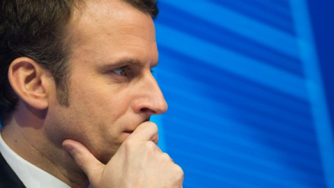 Emmanuel Macron aurait critiqué la qualité du service public audiovisuel.- ozap.com
