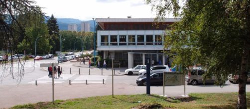 Des étudiants de l'Université Grenoble Alpes logent une centaine ... - francetvinfo.fr
