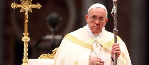 Papa Francesco dona 40 milioni di Padre Nostro alle popolazioni ... - lercio.it