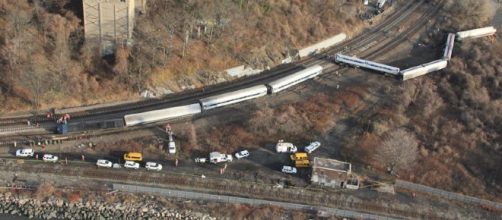 Visione aerea dei due treni coinvolti nello scontro