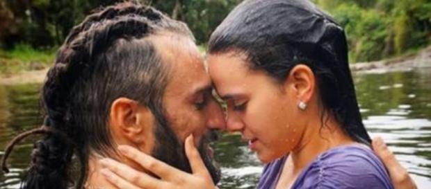 Bruna Marquezine elogia José Fidalgo, seu par romântico em "Deus Salve o Rei": "Ele é excelente" Bruna Marquezine elogia José Fidalgo, seu par romântico em "Deus Salve o Rei": "Ele é excelente"