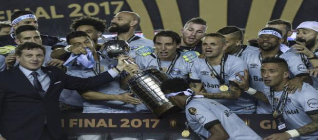 Depois de vencer a Libertadores, Grêmio mira outra conquista Depois de vencer a Libertadores, Grêmio mira outra conquista