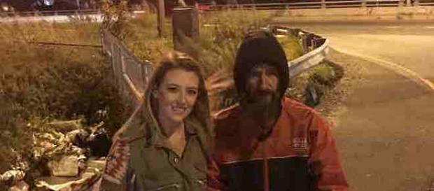 Kate McClure și Johnny Bobbitt Jr., doi oameni care au dovedit că generozitatea aduce la rândul ei generozitate - Foto: www.gofundme.com Kate McClure și Johnny Bobbitt Jr., doi oameni care au dovedit că generozitatea aduce la rândul ei generozitate - Foto: www.gofundme.com