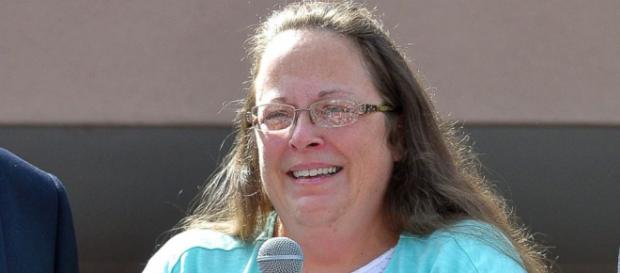 Why Kim Davis Was Right — And Is A Hero | Off The Grid News - offthegridnews.com Why Kim Davis Was Right — And Is A Hero | Off The Grid News - offthegridnews.com