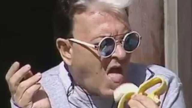 Cristiano Malgioglio mangia una banana, ma gli si affloscia prima ... - bitchyf.it