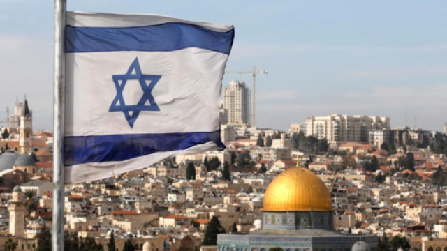 Trump chiama Netanyahu e Abu Mazen: 'Ambasciata a Gerusalemme' - today.it