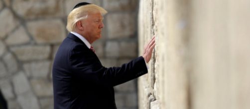 Donald Trump visitando el Muro de las Lamentaciones.Evan Vucci/AP