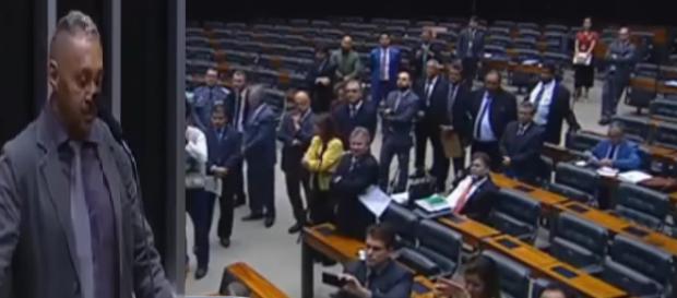 Momento em que 'Tiririca' faz seu último discurso (segundo ele) na câmara I Foto/Divulgação. Momento em que 'Tiririca' faz seu último discurso (segundo ele) na câmara I Foto/Divulgação.