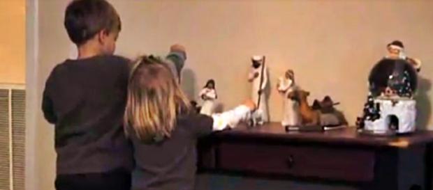 Funny nativity scenes - image credit - dormousie|Youtube Funny nativity scenes - image credit - dormousie|Youtube