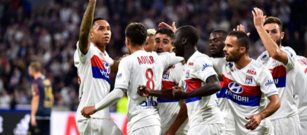 Houssem Aouar enchante les supporters lyonnais (Icon Sport). Houssem Aouar enchante les supporters lyonnais (Icon Sport).