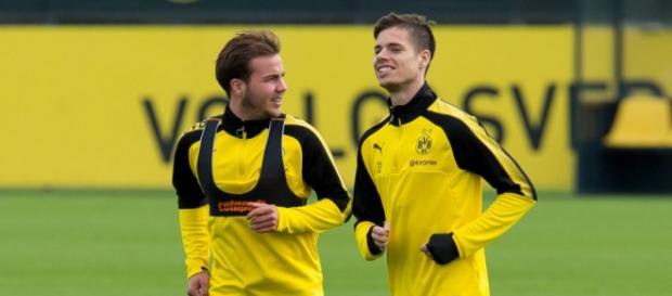 Zwei in Bayern geborene Stars, die im Dress des BVB spielen (Quelle: derwesten.de) Zwei in Bayern geborene Stars, die im Dress des BVB spielen (Quelle: derwesten.de)