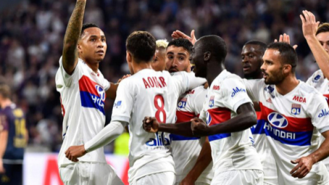 Houssem Aouar enchante les supporters lyonnais (Icon Sport).