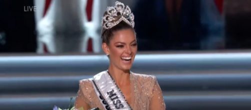 Miss Universe crowning moment [Image Credit: Miss Universe/YouTube]