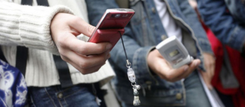 Les portables à l'école et au collège interdits en septembre 2018 ... - leparisien.fr