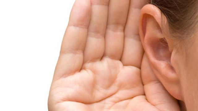 Difetti all'udito? avete pi&ugrave; possibilit&agrave; di riscontrare la demenza senile