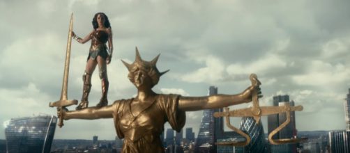 Scene from 'Justice League' [Image Credit: Warner Bros Pictures/YouTube]