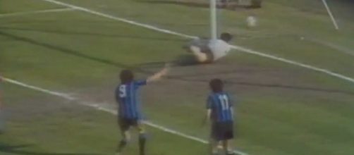 Un momento di una partita fra Juve e Inter negli anni '80