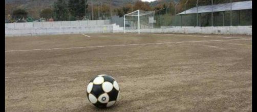 Violentato dai coetanei amici del calcio